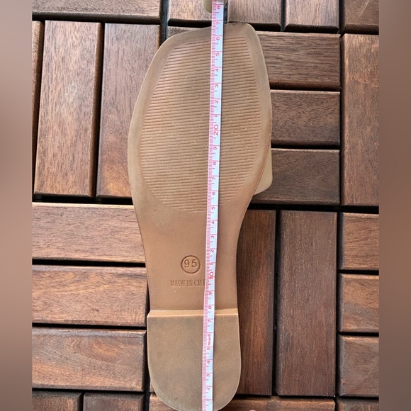 Steve Madden Tan Leather Sandal - Picture 3 of 3